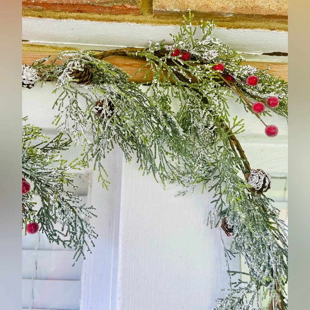 Snowy Cypress & Sugar Berry Garland